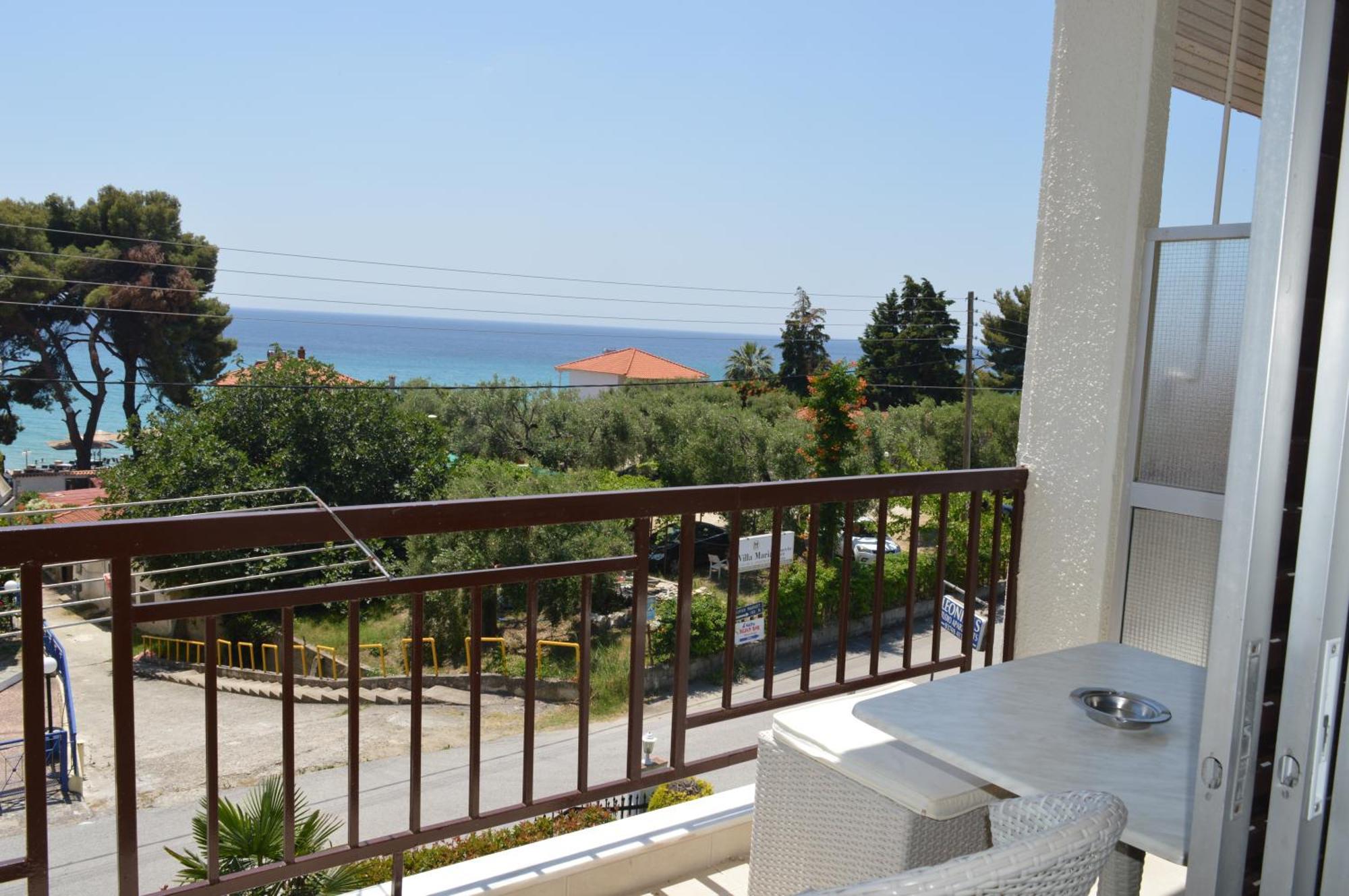 Leonidas Apartments And Suites Mola Kalyva Extérieur photo
