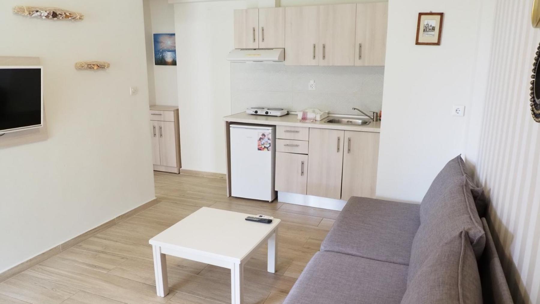 Leonidas Apartments And Suites Mola Kalyva Extérieur photo