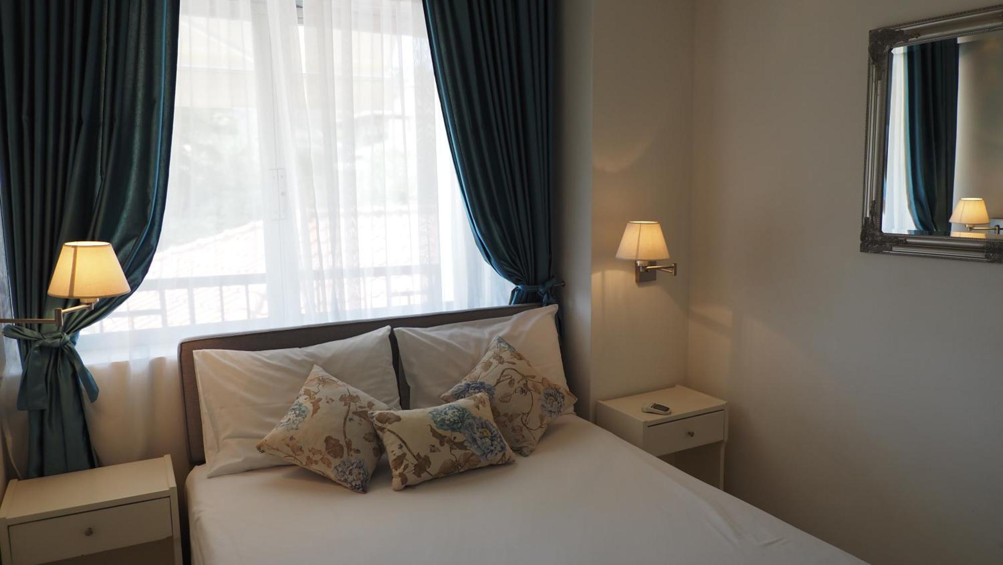 Leonidas Apartments And Suites Mola Kalyva Extérieur photo