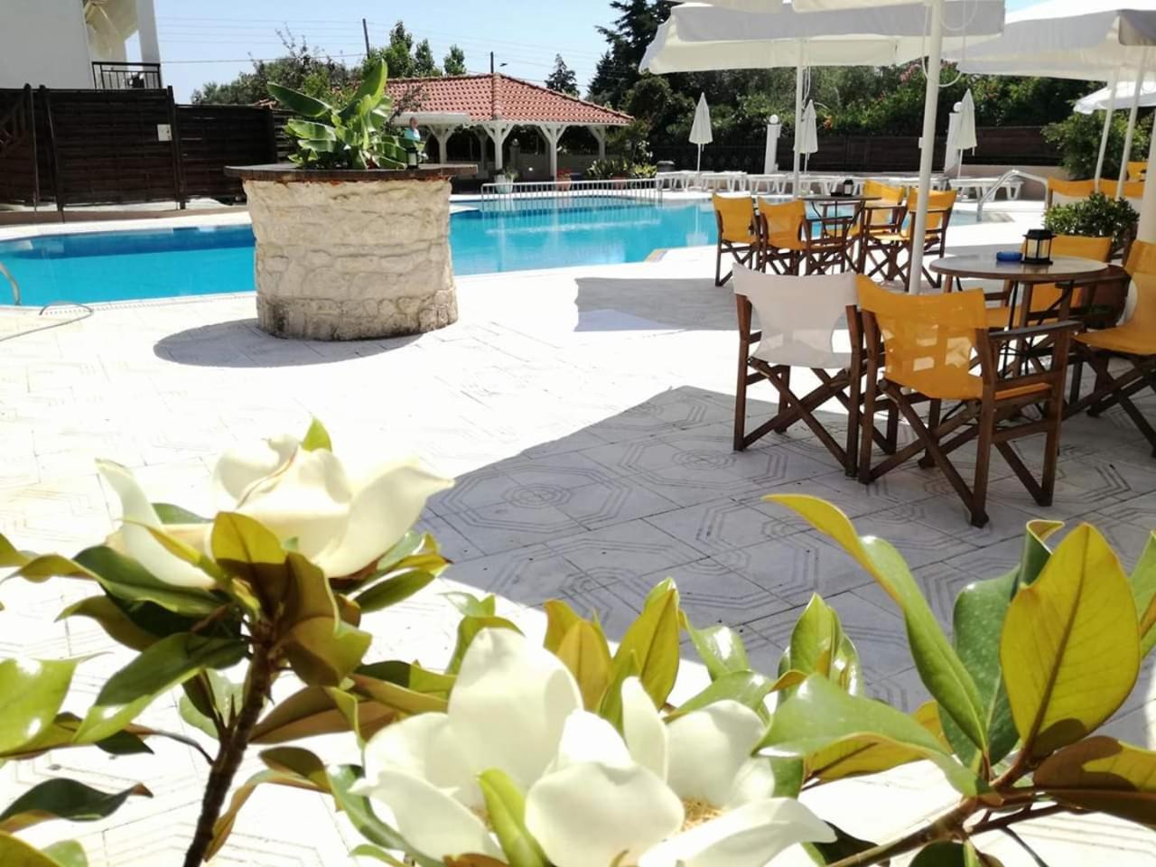 Leonidas Apartments And Suites Mola Kalyva Extérieur photo