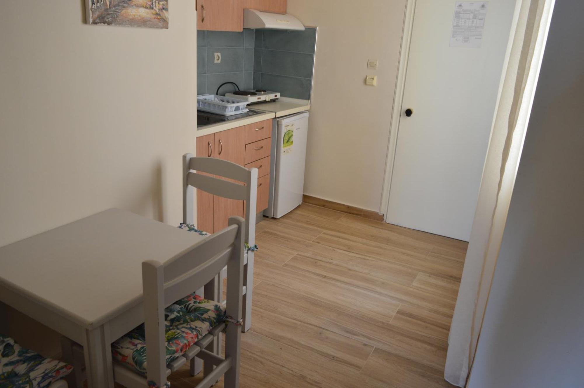 Leonidas Apartments And Suites Mola Kalyva Extérieur photo